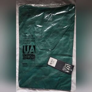 UA Large Scrubs Top